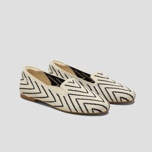 VIVAIA Audrey Loafers Round Toe Embroidered Ivory Navy V-print, size 7